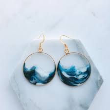 Resin Art Resin Jewellery Wave Earrings Acrylic Pour Handmade From Hong Kong Jewellery Brand Dreamnicker Resin Jewelry Resin Art Jewelry