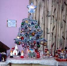 Jul 04, 2012 · mcm vintage (2c1) $24.99. What Christmas Decor Used To Look Like In 1950s And 1960s Daily Mail Online