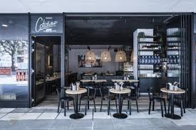 Der ort der neusten frühstückstrends, leckeren bowls, frischen burgern und pasta. Stuttgarter Flagship Neue Gastronomie Bei Breuninger