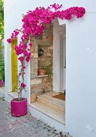 Jun 24, 2021 · бодрум, милан, ираклион: Flower Pots On Wall Of Narrow Streets Of Bodrum With White Houses Stock Photo Picture And Royalty Free Image Image 146678635