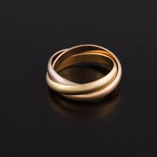 Cocteau avait fait la connaissance de louis cartier pendant la première guerre mondiale dans. Cartier Paris Modele Trinity Anneau Triple Trois Ors 2015120087 Expertissim