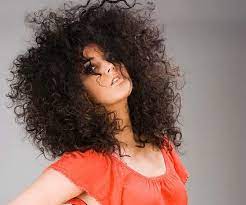 Wild Curly Hairstyles With Shoulder Length Hair For Women With Thick Hair And Oval Faces Permed Hairstyles Curly Hair Styles Hair Styles