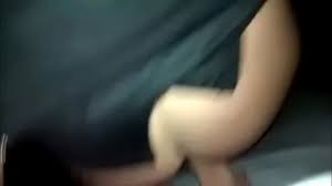 En el carro con la esposa de mi sobrino - XNXX.COM