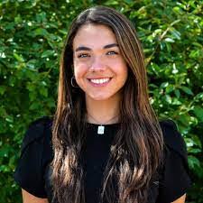 Allison Pirog's Instagram, Twitter & Facebook