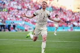 After city published news of de bruyne's injury, the player was pictured wearing a brace around his knee and walking with the aid of crutches at the premiere of an amazon documentary series that. A48ltkznslqpom