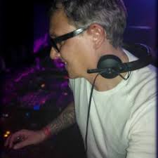 Stream Oliver Hess music