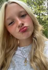 Lauren Molitor's Instagram, Twitter & Facebook