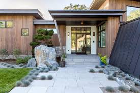Modern landscaping is refreshingly geometric. Modern Landscape Design Classic With A Twist