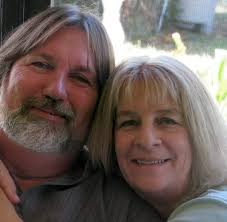 What companies can move a fifth wheel from Interlachen to Micanopy?