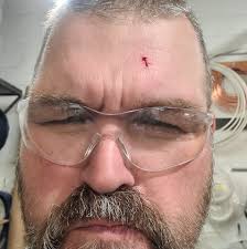 Tall pilots: Challenger 2 cockpit leg room concerns