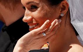 Princess eugenie revealed a stunning padparadshca sapphire ring with the announcement of her engagement. How To Get Kate And Princess Eugenie S Engagement Rings At A Fraction Of The Cost The World News Daily