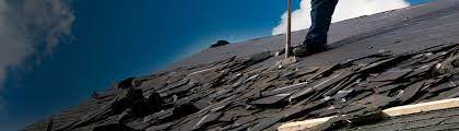 More expensive architectural shingles come in about 65 to 80 pounds, which is at the higher end of the range. Shingle Weight Calculator Dumpsters Com