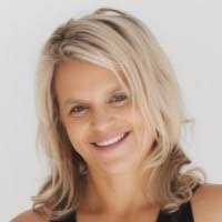 Jennifer Lavan's Instagram, Twitter & Facebook