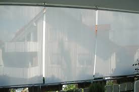 Das außenrollo wird hierbei einfach an einer überdachung oder der balkonunterseite der nächst höheren etage befestigt und an. Sonnenschutz Aussen Balkon Rollo
