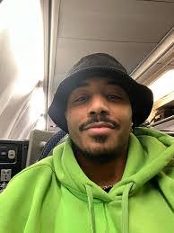 Elaine Velez's Instagram, Twitter & Facebook