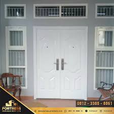Berbagai macam model pintu minimalis memang sangat diperlukan, terutama bagi anda yang sedang akan seiring dengan perkembangan jaman dan semakin banyak ide kretif yang menghasilkan berbagai model pintu unik. 0812 3388 8861 Fortress Pintu Rumah Terbaru Gunungsitoli Rumah Minimalis Rumah The Doors