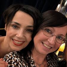 ♡ Begegnungen! ♡ Es war eine perfekte erste Show in Dresden und ein super  süßer Abschluss mit diesen Momenten bei der Autogrammstunde nach der Show!  Danke für eure Zeit! @stefanie_kock @hammer.nadine @alexanderkerbst