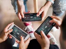 Hay muchos juegos android para dos o más personas donde puedes desafiar a tus amigos o a un equipo opuesto junto con tus amigos. 15 Apps Increibles Aplicaciones Para Jugar Con Amigos Online