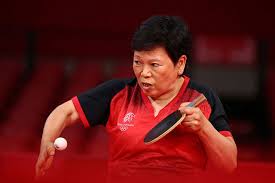 Table tennis ）は、球技の一種である。 ピンポン (ping pong、乒乓) とも言う。競技者は卓球台を挟んで向かい合い、セルロイド製かプラスチック製のボール（現在はプラスチック製を用いることが多い）をラケットで打ち合って得点を競う。 N6ir7ehmnwjoym