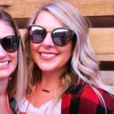 Lindsey Kiser (@blinklinze14)