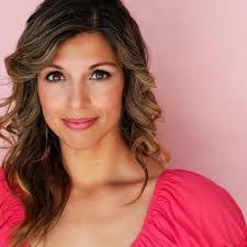 Lisa Popp's Instagram, Twitter & Facebook