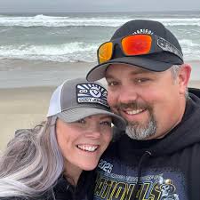 Sealing air leaks in a Polaris XP1000 Northstar edition cab