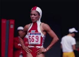 Usain bolt did it in 9.58 seconds, versus the late florence griffith joyner's time of. Flo Jo A Story Of The Olympics Speed And Dying To Succeed Euronews