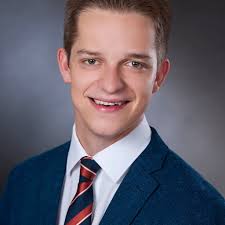 Robert Pracht's Instagram, Twitter & Facebook