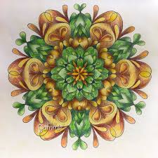 Een mandala kleurplaat is gemaakt van gedetailleerde kleurplaten volwassenen en voor het complexe mandala tekenen heb je je volledige aandacht en aandacht nodig. Ellen Wolters Grayscale Mandalas Kleuren Voor Volwassenen