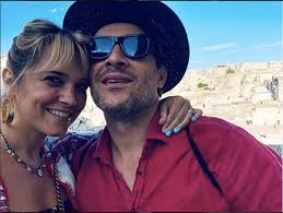 La giornalista è in corsa con il partito democratico dopo le nozze negli stati uniti: Francesca Barra A Claudio Santamaria Anniversario Di Matrimonio Social