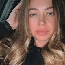 Kari Murphy's Instagram, Twitter & Facebook