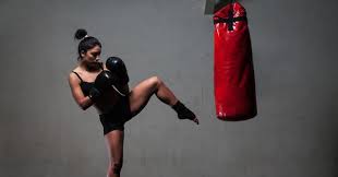 Regina halmich is a kickboxer from germany who popularised female boxing in europe. Ø§Ù…Ø§ÙƒÙ† ØªØ¯Ø±ÙŠØ¨ Kick Boxing ÙÙŠ Ø§Ù„Ù‚Ø§Ù‡Ø±Ù‡