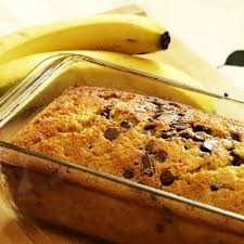 Rezept Fur Klassisches Bananenbrot Mit Schokostucken Rezept Bananenbrot Lebensmittel Essen Bananen Brot