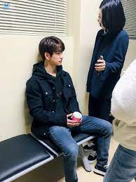 A story about park jinyoung, a young master of the park's family and also known as the most successful photographer in asia was forced to marry shin yeeun . Seen On Twitter Shin Yeeun Heisphychometric Interview 3 Refers To Jinyoung 1 Yeeun Shinyeeun Jinyoung Parkjinyoung I Was Able To Close To Jinyoung Quickly Because We Re In The Same Agency