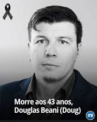 luto É com imenso pesar que comunicamos o falecimento do amigo Douglas  Beani, aos 43 anos. Ele deixa as filhas Júlia, Sophia e Lavínia. Doug, como  era carinhosamente conhecido, passou por cirurgia