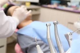 Merkuri yang berada dalam amalgam tidak beracun karena telah dikombinasikan dengan beberapa. Tambal Gigi Ini Yang Harus Anda Ketahui Alodokter