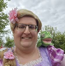 No shatter balls for the win for a cat & toddler 💃💃💃