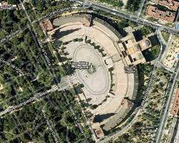 E milioni di altre foto, illustrazioni e contenuti vettoriali stock royalty free nella vasta raccolta di shutterstock. Plaza De Espana Siviglia Foto Immagini E Informazioni Su Piazza Di Spagna