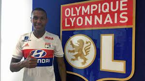 O brasileiro marcelo, do olympique comentou o resultado. Lyon Contrata Zagueiro Marcelo Ex Santos Por R 25 Milhoes Esporte Extra Online