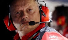 Lewis Hamilton stays after India Grand Prix to help children left behind