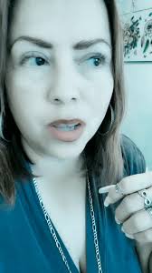 hasta hacer yoyos con las babas y bombitas con los mocos jajajaja  #jennyrivera 🤣 🙈