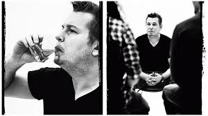 Fredrik Backman: ”Min vän presenterar sig som alkoholist och kokainist. Det  var brutalt.”