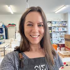 Lauren Downton Artist