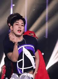 I'm wonwoo! jeon wonwoo (전원우) is the lead rapper and sub vocalist of the boy group seventeen under pledis entertainment. Seventeen Wonwoo Gif Seventeen Wonwoo Jeon Discover Share Gifs