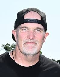 Van Quinn's Instagram, Twitter & Facebook