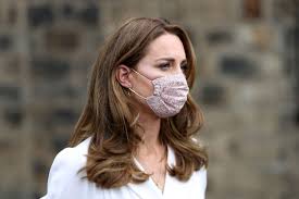 Couzens (48), der für die abteilung für parlamentarischen und diplomatischen schutz tätig war, legte während der anhörung vor dem old bailey gericht das schuldgeständnis ab. Kate Middleton Lays Flowers At Sarah Everard Memorial In Clapham