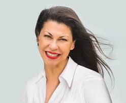 Lisa Grimmett's Instagram, Twitter & Facebook