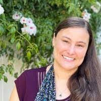 Carolyn Gass's Instagram, Twitter & Facebook