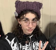 Looking for **one more roommate (2/3) **to help us search and secure an  apartment in Brooklyn. Looking for a combined budget for **3 at around  ~$3600/month.** Want **~August 1st **move in for