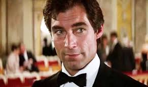 Gefeliciteerd met zijn 78ste verjaardag aan Timothy Dalton, die James Bond  speelde van 1987 tot 1989. Hij is een onderschatte James Bond naast George  Lazenby. : r/JamesBond